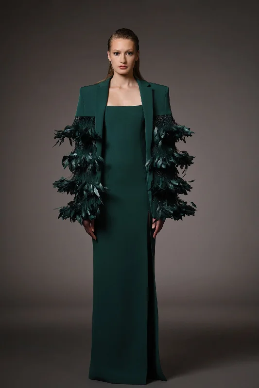Crepe dress with cape in feathers