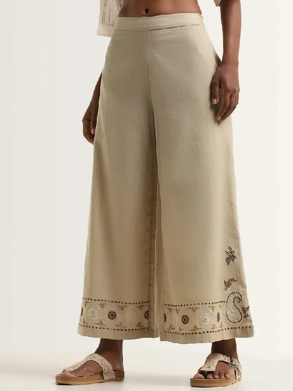 Bombay Paisley Beige Paisley Design Mid Rise Cotton Blend Pants Classic Stretch Pants