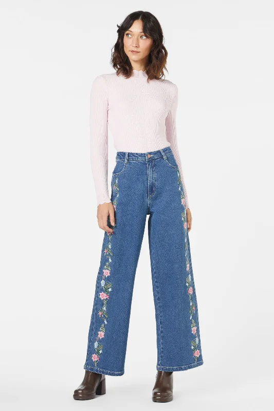 Flower Chain Jean Fashionable Slim Fit Jeans